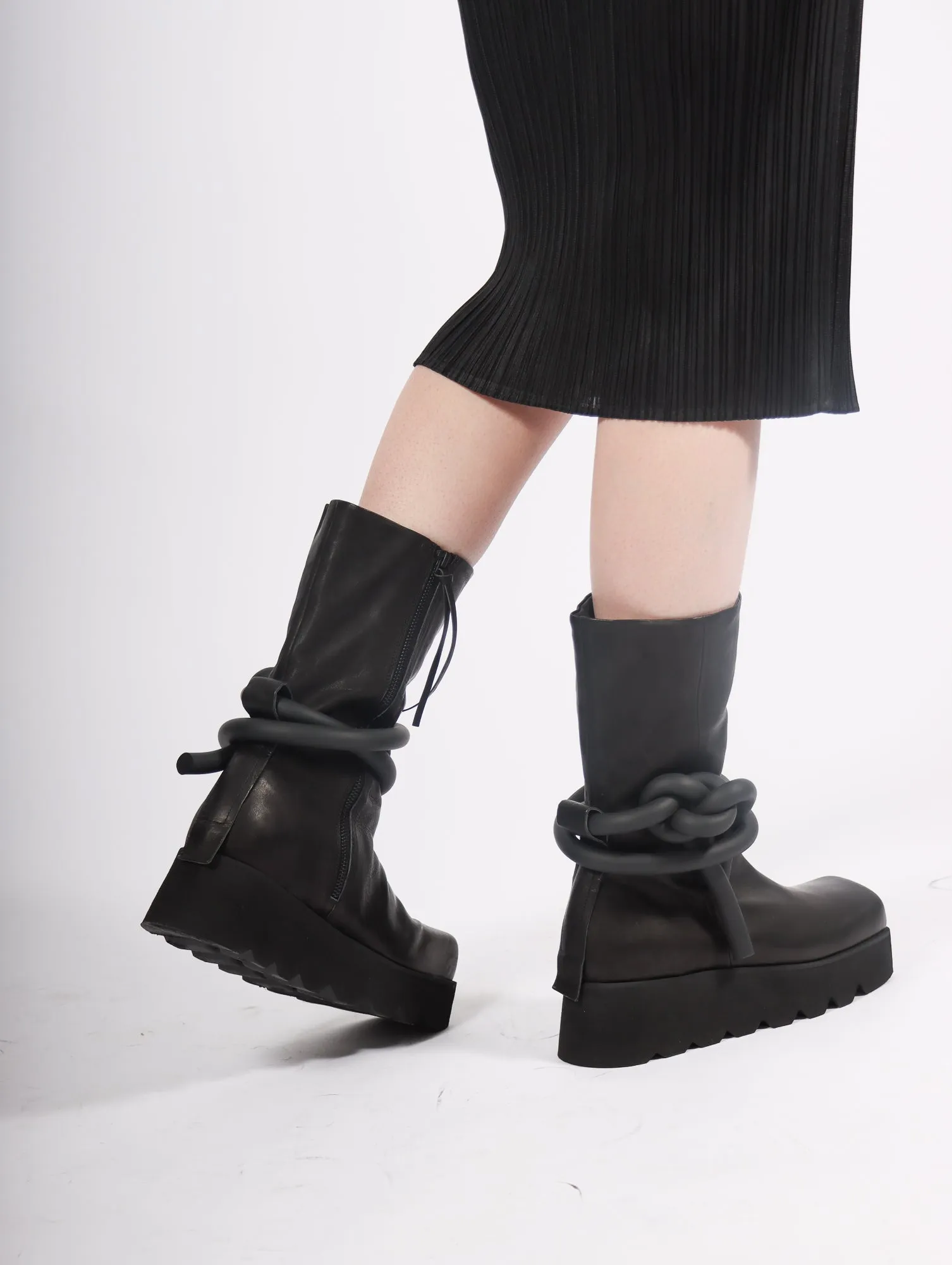 2 The Max Boots in Black by Puro