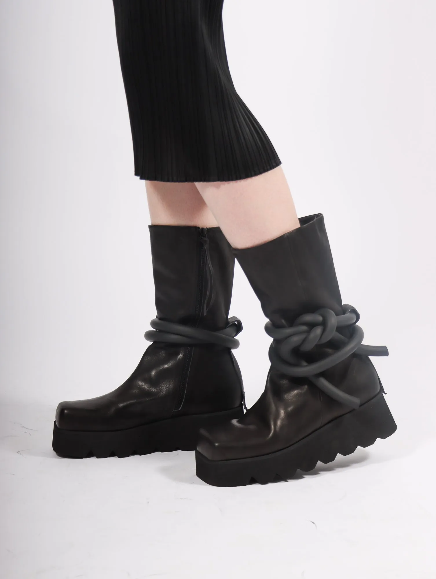 2 The Max Boots in Black by Puro