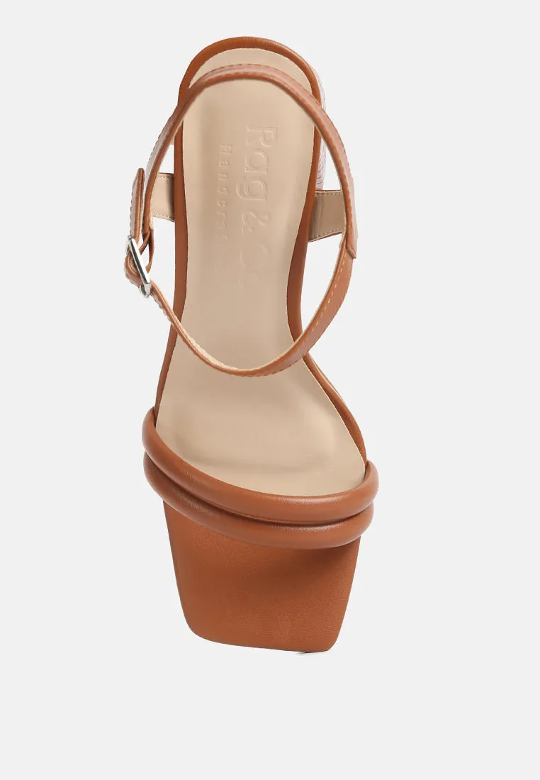 EDYTA Ankle Strap Block Heel Sandals in Tan