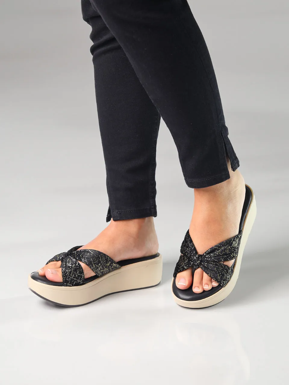 Nellie Black Flatform Heels