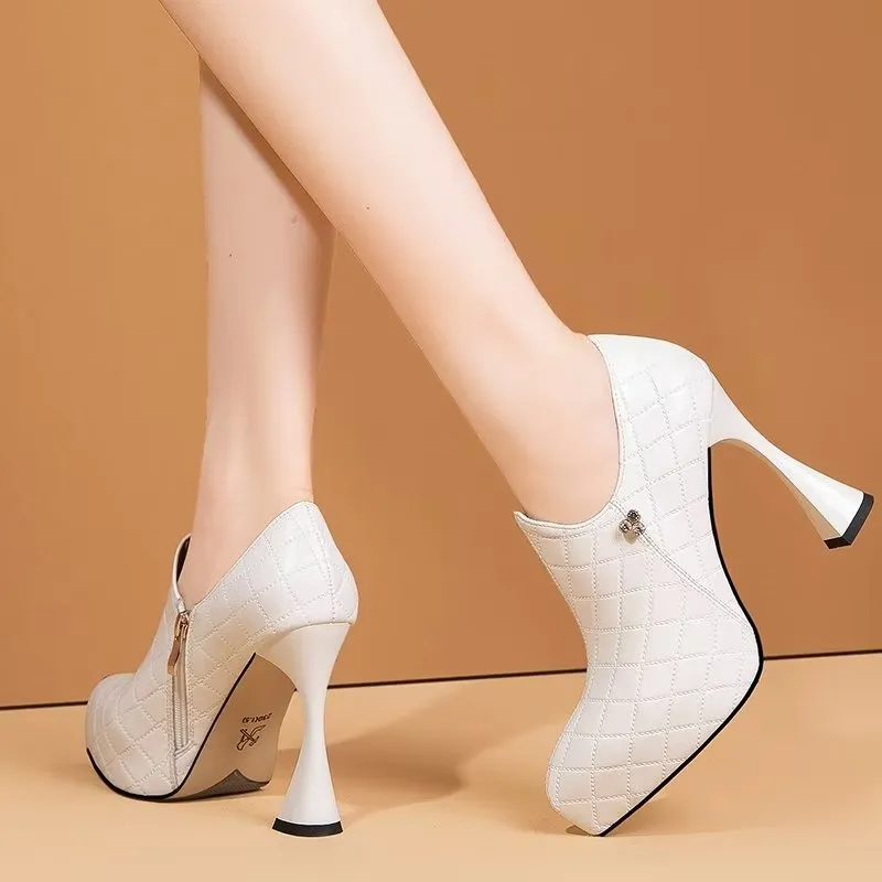 SheepskinLux Chic Exotic Pattern Pointed Toe Pumps